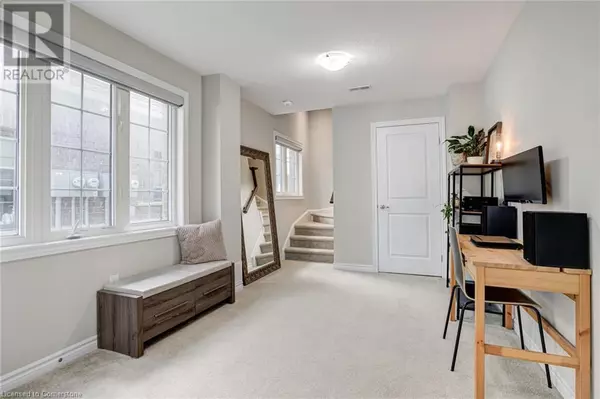 Hamilton, ON L9G0G4,377 GLANCASTER RD #49