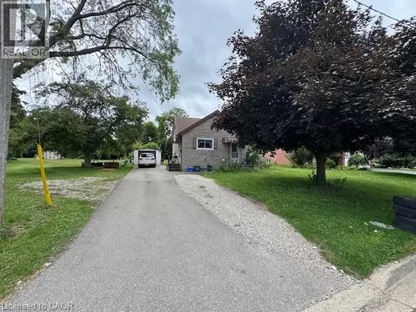 9 LIBERTY Drive, Cambridge, ON N1R5N4