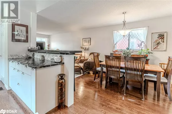 Barrie, ON L4N7Y3,132 BENSON Drive