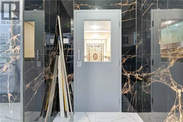 Kitchener, ON N2G2K4,19 KING ST East #B