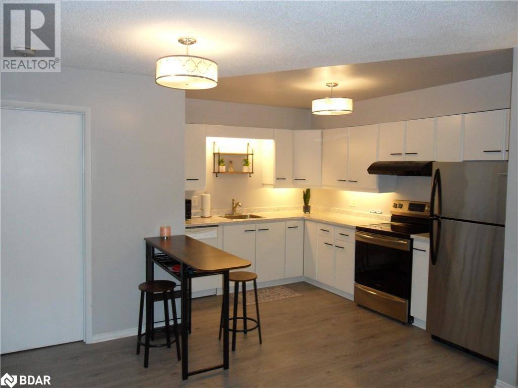 Barrie, ON L4M6J2,120 BELL FARM RD #B08
