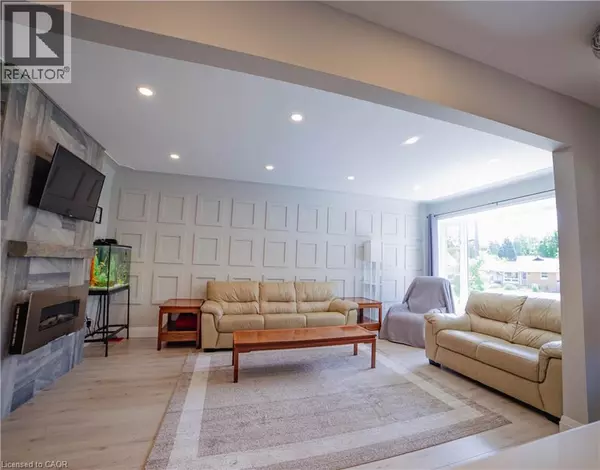 Kitchener, ON N2M3G2,192 GLEN RD #Upper