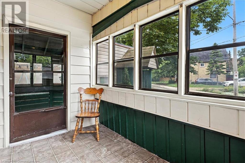 Kitchener, ON N2H1M6,64 LANCASTER Street E