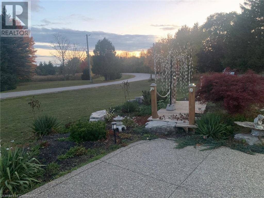 Puslinch, ON N3C2V4,6662 ELLIS RD #1