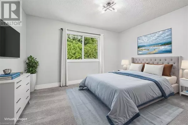 Grimsby, ON L3M4X5,22 MERRITT Crescent