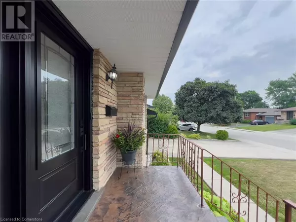 Hamilton, ON L8K5Z1,122 GLEN FOREST Drive