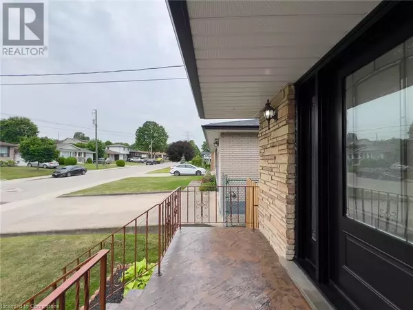 Hamilton, ON L8K5Z1,122 GLEN FOREST Drive