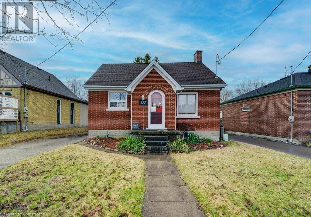135 STIRLING Avenue S, Kitchener, ON N2G3N8