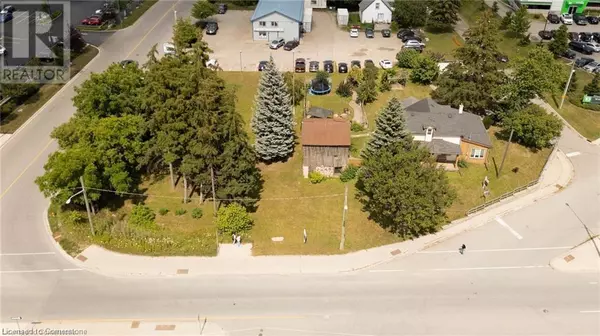 28 MANITOU Drive, Kitchener, ON N2C2K7