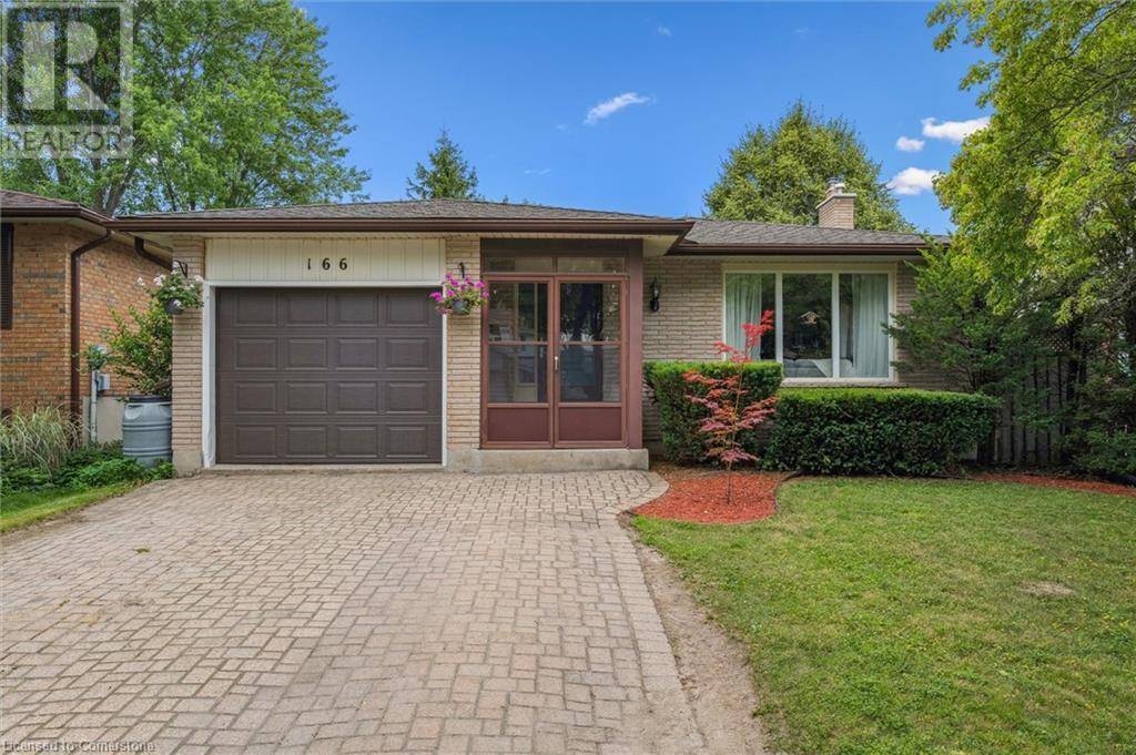 166 WINDING Way, Kitchener, ON N2N1N5