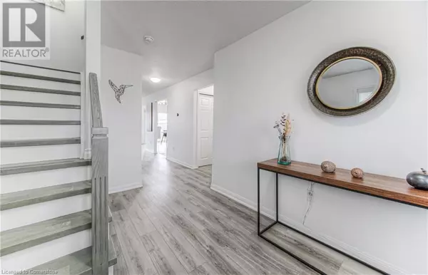 Kitchener, ON N2E4E3,583 WINDFLOWER Crescent