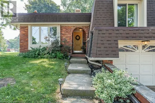 Brantford, ON N3R6N7,44 CEDARLAND Drive