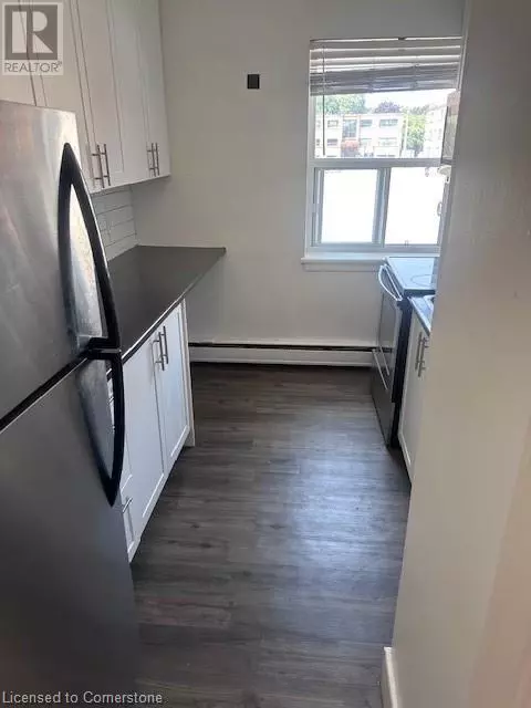 Dundas, ON L9H4N9,2 GRANT BLVD #9