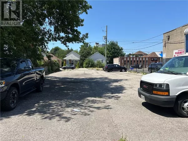 Hamilton, ON L9A1B9,416 CONCESSION Street