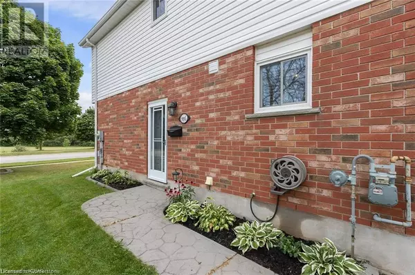 Cambridge, ON N1R8J2,995 ELGIN Street N