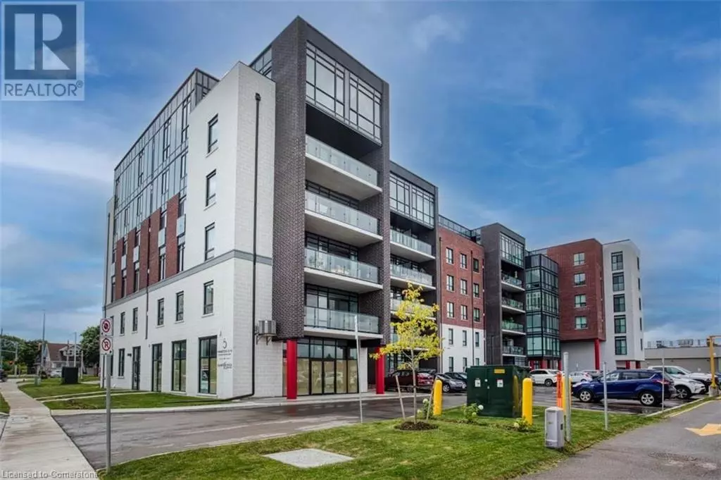 Waterdown, ON L8B2A4,5 HAMILTON ST #306
