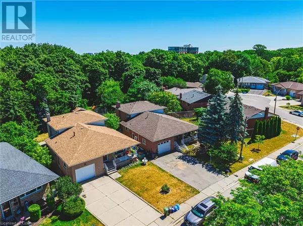 Hamilton, ON L8K6G8,49 PINARD Street