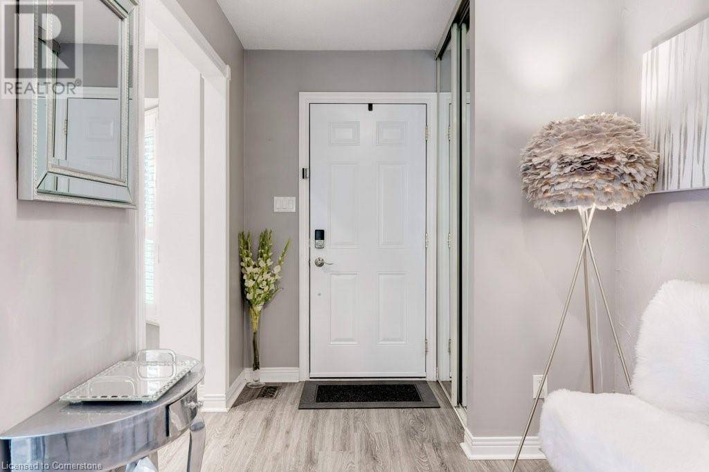 Burlington, ON L7S2G1,1280 MAPLE CROSSING BLVD #11