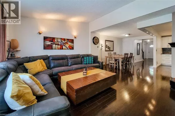 Stoney Creek, ON L8E4E1,339 MACINTOSH Drive