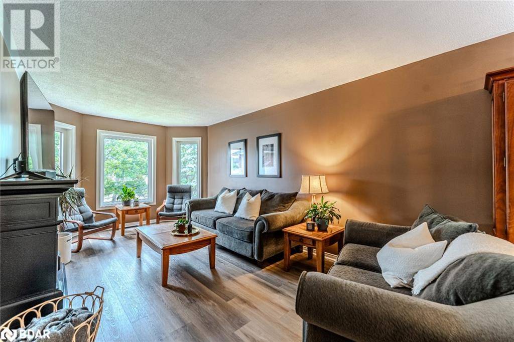 Barrie, ON L4N7V6,109 BROWN Street