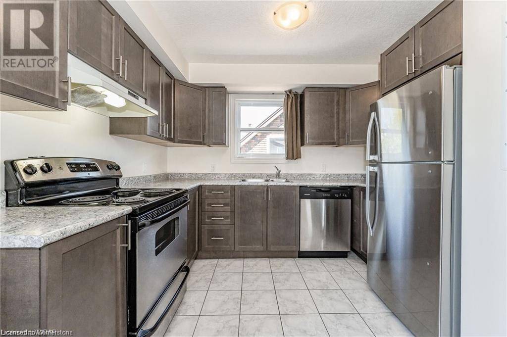 Kitchener, ON N2H2E2,37 EDNA ST #A