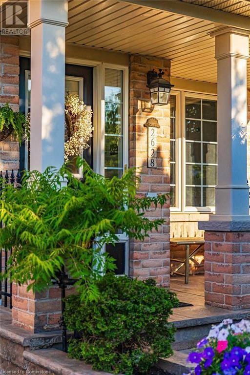 Burlington, ON L7M5B1,2628 ARMOUR Crescent