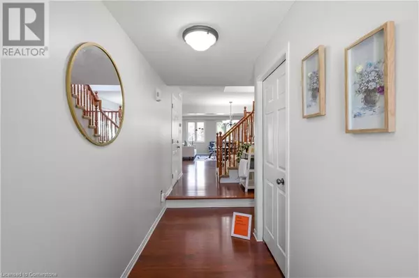 Waterloo, ON N2V2T8,570 VIOLET Street
