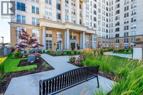 Hamilton, ON L8P2Z6,135 JAMES ST South #612