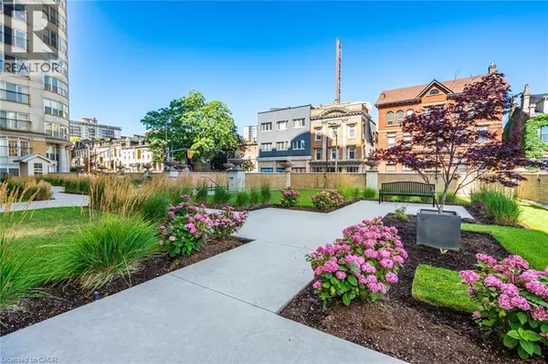 Hamilton, ON L8P2Z6,135 JAMES ST South #612