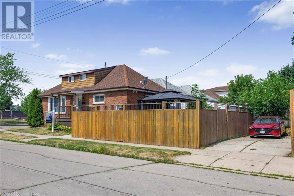 Hamilton, ON L8H2C8,55 ALLAN Avenue