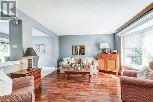 Burlington, ON L7L3C1,5203 BROUGHTON Crescent