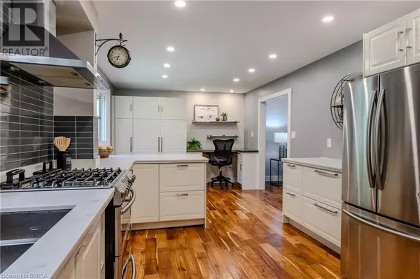 Hamilton, ON L8K5P6,63 VEEVERS Drive