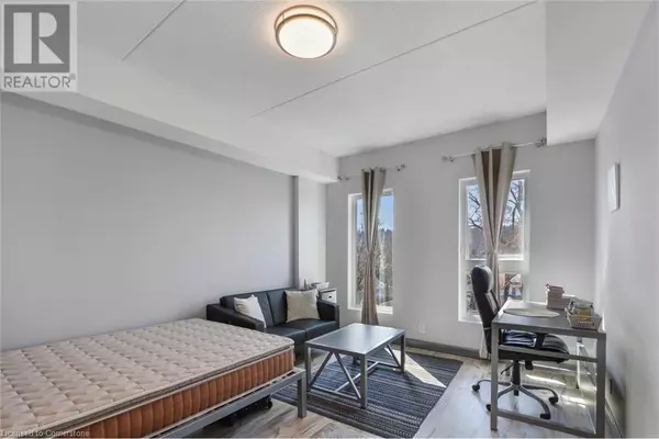 Hamilton, ON L8S3A1,77 LELAND ST #220