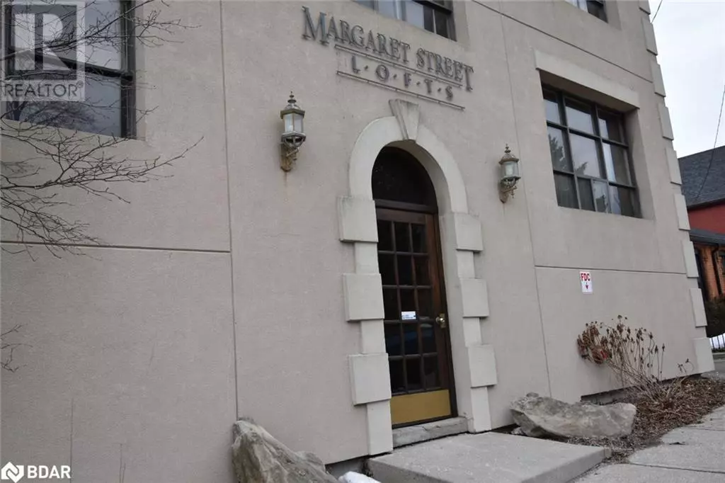 Hamilton, ON L8P4C8,36 MARGARET ST #24