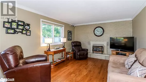 Barrie, ON L4N4L8,60 CHIEFTAIN Crescent