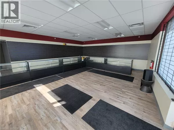 Kitchener, ON M2M3C1,215 HIGHLAND RD West #108