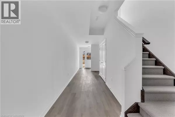 Brantford, ON N3T0W9,461 BLACKBURN DR #120