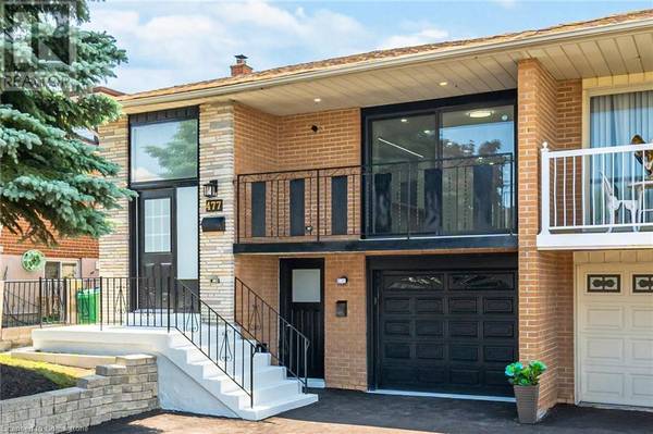 477 FERGO Avenue, Mississauga, ON L5B2J2