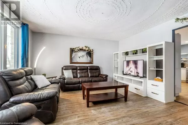 Waterloo, ON N2L4P2,510 OAKRIDGE PL #Up Unit