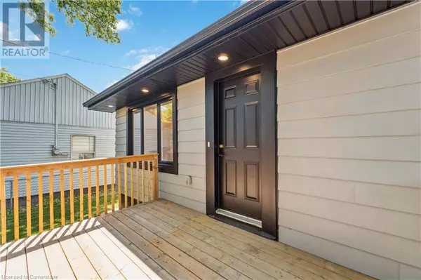 Hamilton, ON L8H5G6,387 WEIR Street N