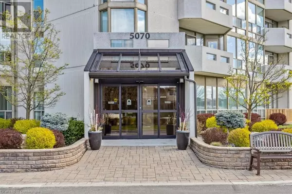 Burlington, ON L7L5V6,5070 PINEDALE AVE #207