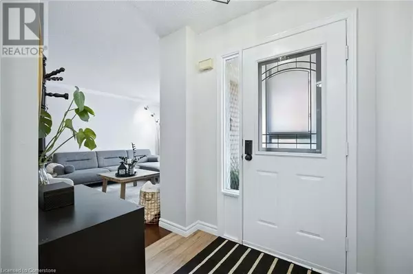 Hamilton, ON L8P3Z8,38 LOCKE Street S