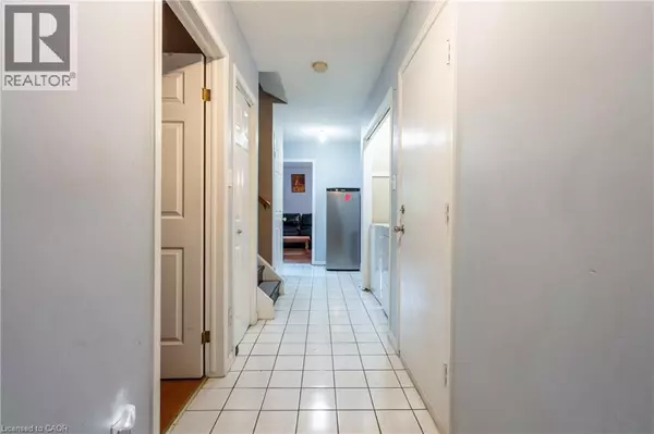 Hamilton, ON L8W3V2,707 ACADIA Drive