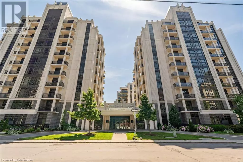 Hamilton, ON L8P0C2,81 ROBINSON ST #310