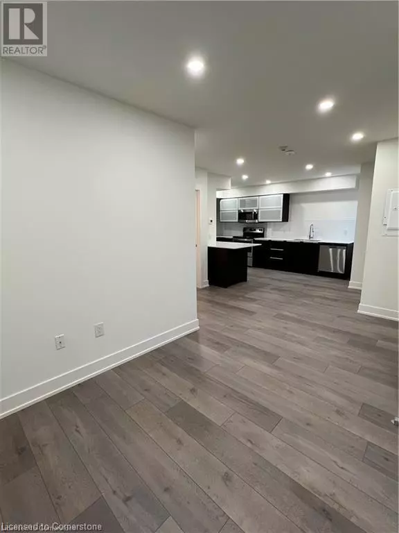 Hamilton, ON L8N2S1,38 WEST AVE South #303