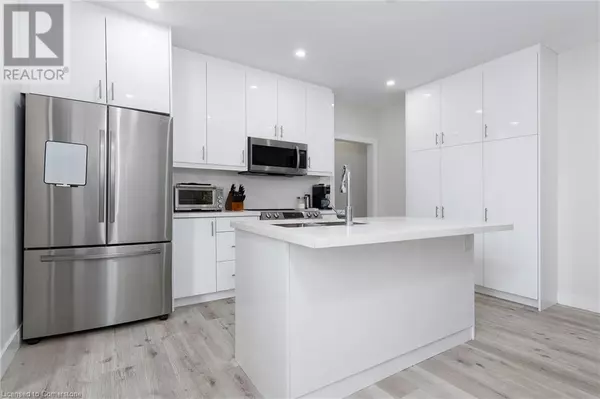 Ancaster, ON L0R1A0,2546 WILSON Street
