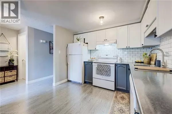Guelph, ON N1H8G6,180 MARKSAM RD #73