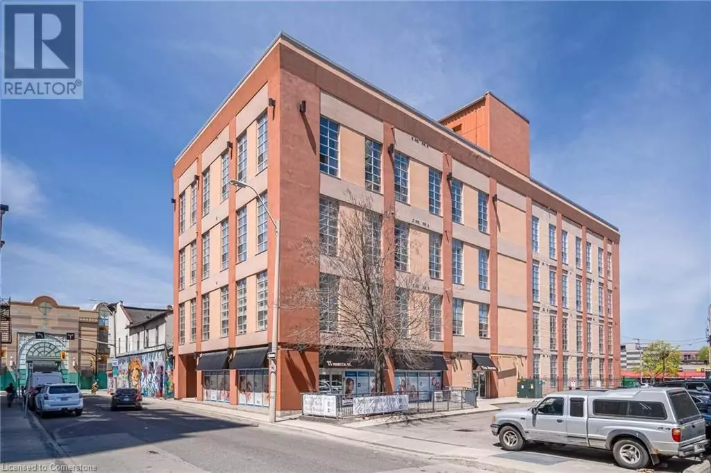 Hamilton, ON L8R3H7,11 REBECCA ST #401