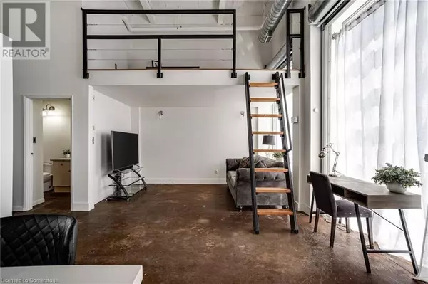 Hamilton, ON L8R3H7,11 REBECCA ST #401