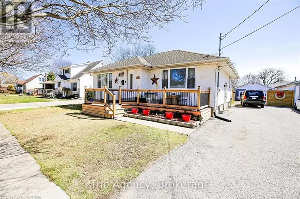 St. Catharines, ON L2M2M8,14 HEYWOOD Avenue